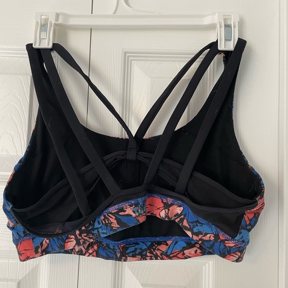 size 10 lululemon sports bra - Picture 2 of 3